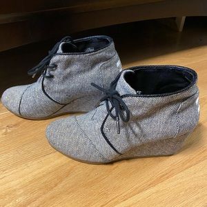 TOMS Wedges sz 7.5